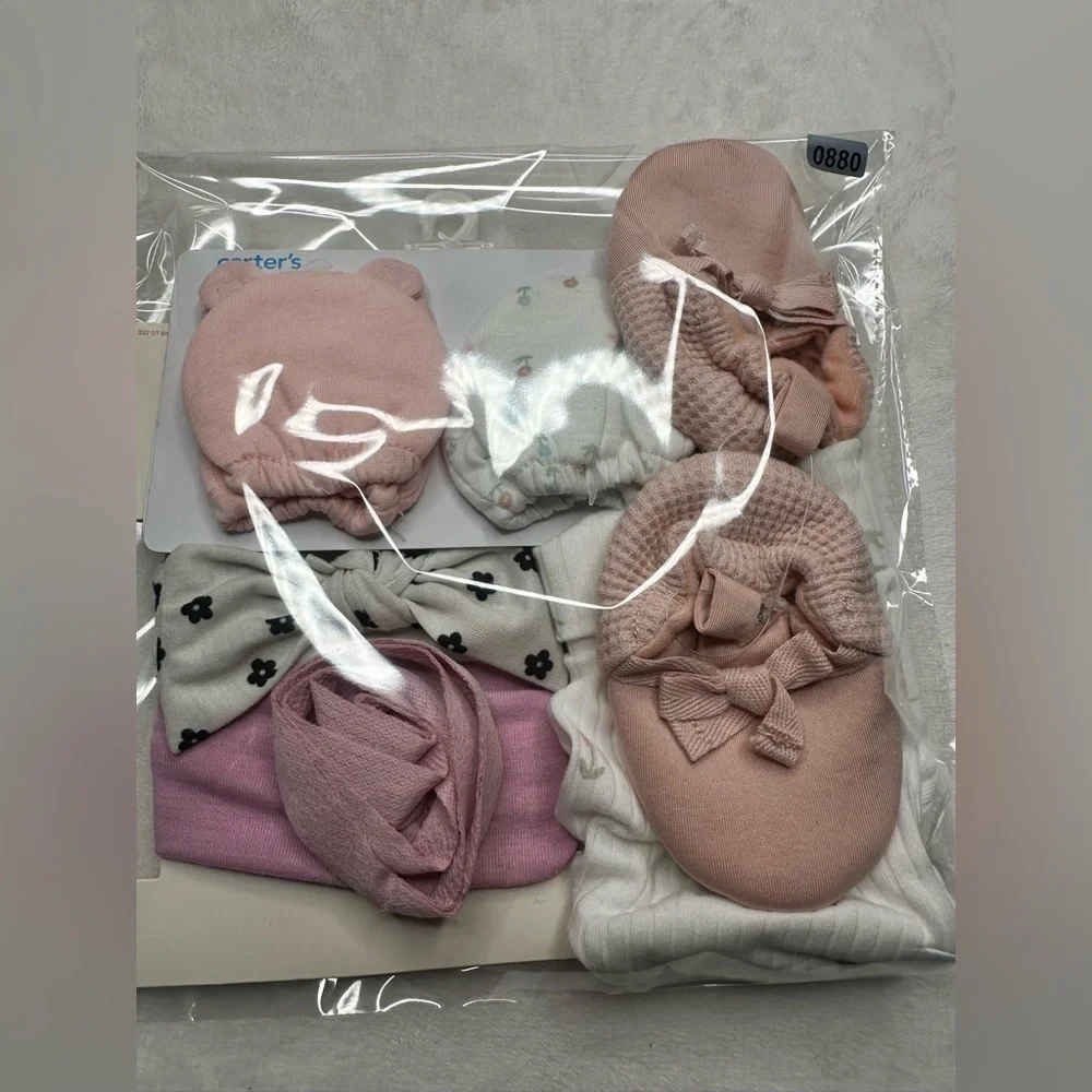 Baby New Born Mittens 2PK Baby Shoe & 2Headband  Baby Footie Carters Cat &Jack